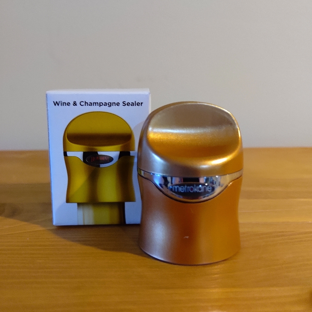 New Wine, Champagne & Soda bottles,  Gold, Sealer. Airtight